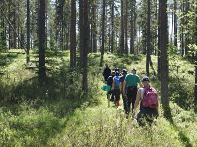 03. Kiltisti jonossa.JPG