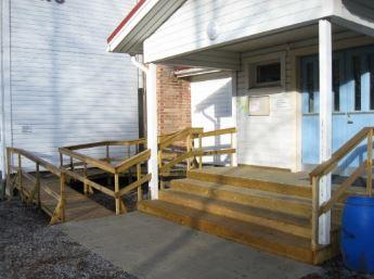 Paavolan Nuorisoseurantalon ovi